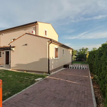 Villa Nana - Modern With A Pool Surrounded By Nature, Istria-pula *