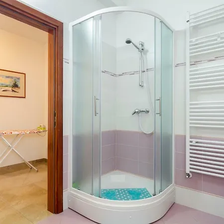 Nana - Modern With A Pool Surrounded By Nature, Istria-pula Villa