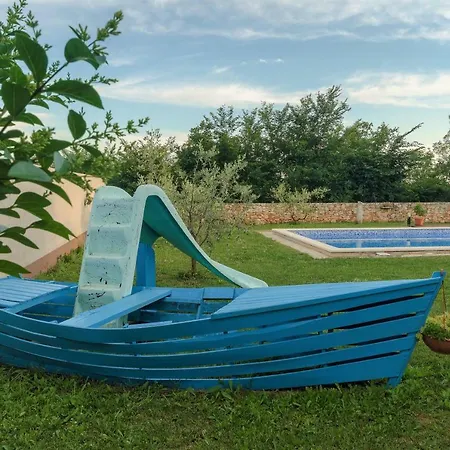 Nana - Modern With A Pool Surrounded By Nature, Istria-pula Valtura