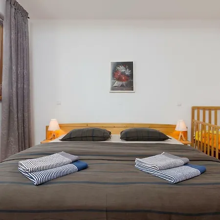 Nana - Modern With A Pool Surrounded By Nature, Istria-pula Valtura